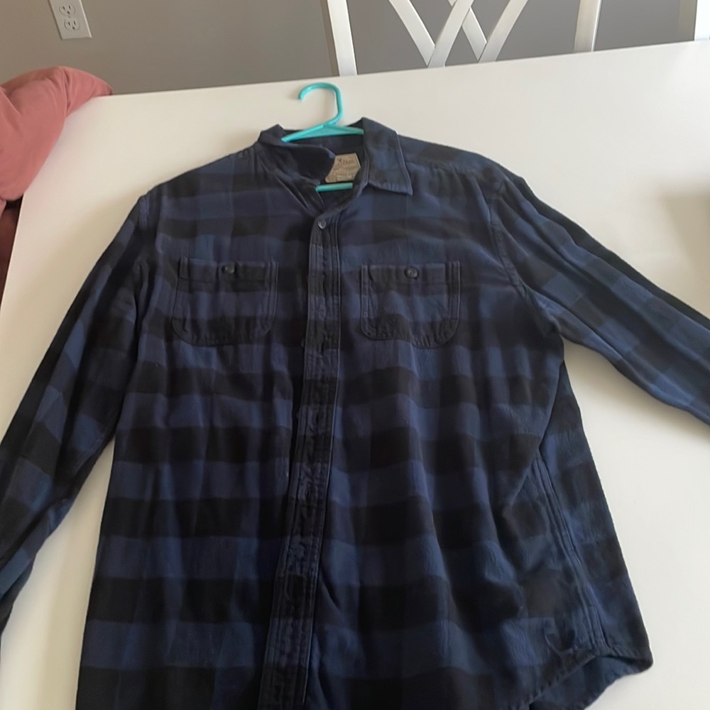 American Eagle Blue and Black Flannel, size large and great condition!